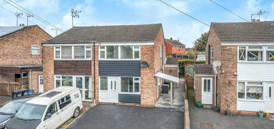 3 bedroom semi-detached house for sale