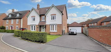 5 bedroom detached house for sale