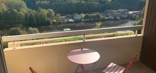 Apt T2 52 m2 balcon + parking / 300m HME et CHU