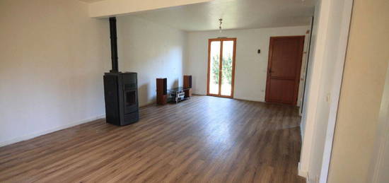 Maison de 2012, 4 chambres, terrain 700m²