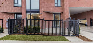 113 - 5 MARYPORT AVENUE, Toronto (Downsview-Roding-CFB), Ontario