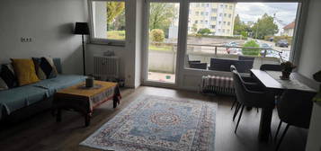 Neu renovierte, helle 2 Zimmer-Wohnung mit Sonnenbalkon