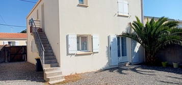 Investisseur immeuble de 3 appartements tres bien situe + 3 garages fermes, a 900 m de la grande plage, 300 m centre ville