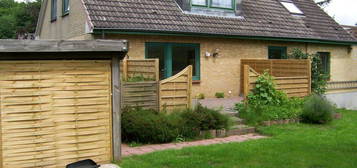 5 Zimmer Wohnung im Zweifamilienhaus, Garten, Carport von PRIVAT