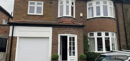 3 bedroom semi-detached house