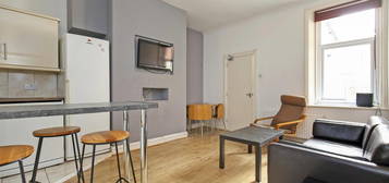 3 bed flat to rent