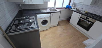 3 bedroom flat to rent