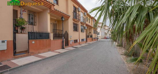 Casa adosada en venta en Atarfe