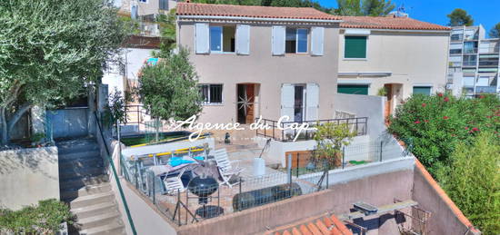 Villa 2 étages  à vendre, 4 pièces, 3 chambres, 84 m²