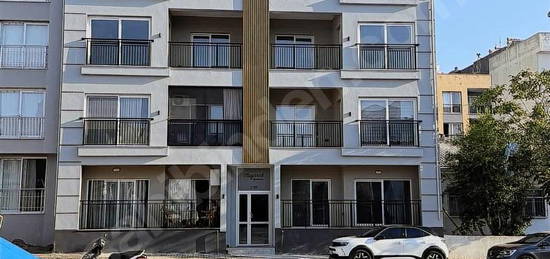 Davutlarda Çocuk parkına cepheli önü açık satılık 2+1 daire