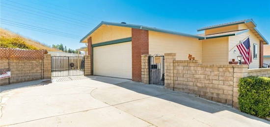 31944 Calcite Ct, Castaic, CA 91384