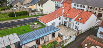 Maison de ville 2 étages  à vendre, 9 pièces, 5 chambres, 127 m²