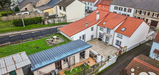 Maison de ville 2 étages  à vendre, 9 pièces, 5 chambres, 127 m²