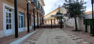 Chalet adosado en venta en calle Ancha