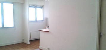 Studio / 30m² / Anatole France (Ligne 3)