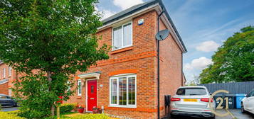 3 bed semi-detached house for sale