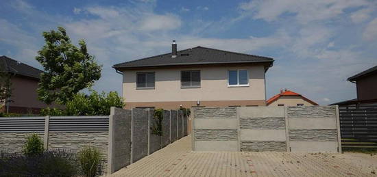 Prodej bytu 3+kk/Z/P/S, 72 m2, Polerady, Praha - východ