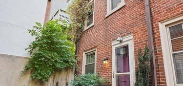 228 Catharine St Unit 3, Philadelphia, PA 19147