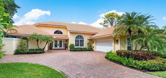 2 Aiden Ct, Palm Beach Gardens, FL 33418