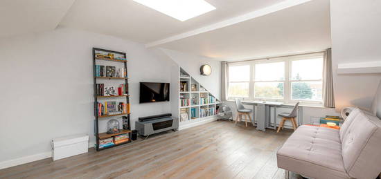 Studio for sale in Cambridge Gardens, London W10