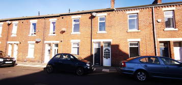 3 bed flat to rent