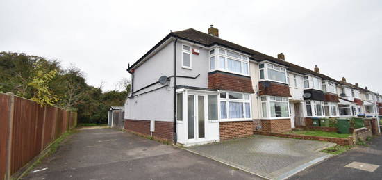 End terrace house to rent in Geoffrey Crescent, Fareham, Hampshire PO16