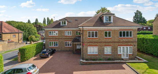 Flat for sale in Money Hill Road, Rickmansworth WD3