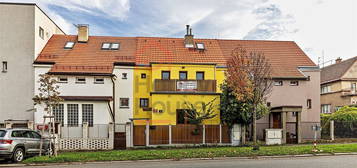 Dům, 161 m² + 155 m² pozemek, Záběhlice, Praha