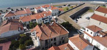 Caminha - Centro Histórico - Moradia com 2 apartamentos