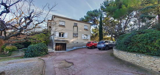 Maison 2 étages  à vendre, 8 pièces, 5 chambres, 190 m²