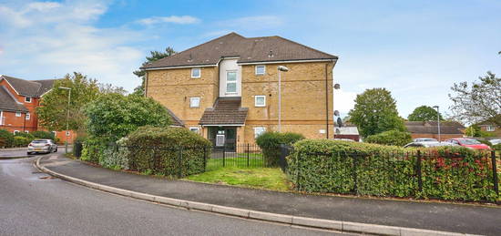 Flat for sale in Victory Close, Staines-Upon-Thames TW19