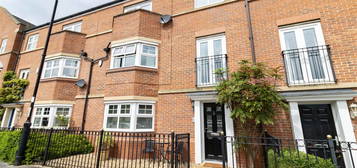 Town house for sale in Featherstone Grove, Gosforth, Newcastle Upon Tyne NE3