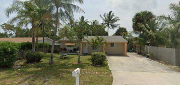 142 SW 11th Ave, Boynton Beach, FL 33435