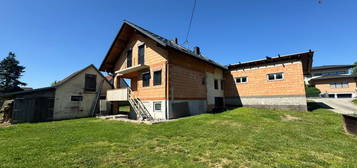 Einfamilienhaus zum Fertigstellen mit großzügigem Garten