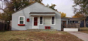 910 E  5th St, Newton, KS 67114