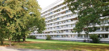 Top-modernisierte Wohnung mit Aufzug im Haus