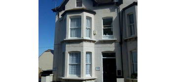 Flat to rent in East Street, Herne Bay CT6