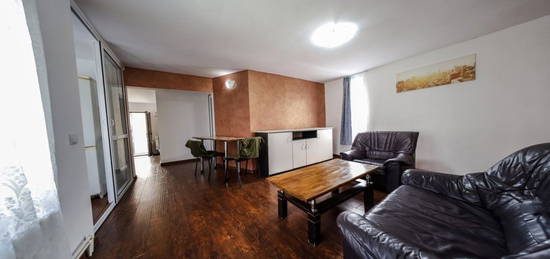 Apartament 3 camere, Pia&#355;a Unirii