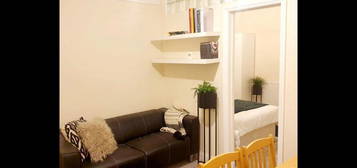 3 bedroom flat to rent