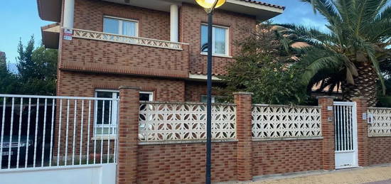 Casa o chalet independiente en venta en avenida de la Ilustración