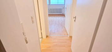 Neu renoviert! Kleines 1 Zimmer-Apartment mit neuw. Singleküche - mitten in Offenbachs Fußgängerzone