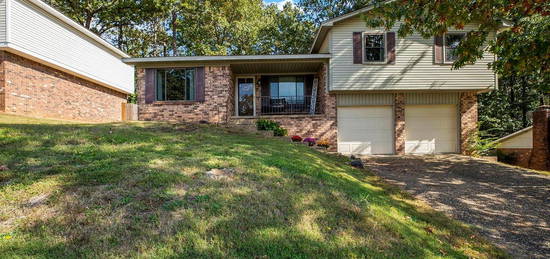 2618 Peach Tree Dr, Little Rock, AR 72211