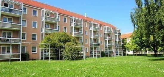 Im Grünen,sonnig mit BALKON - 3- Raum Wohnung, gemütlich