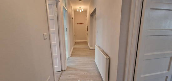 Flat to rent in Brownlow Road, London N11