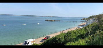 Flat to rent in Pier View, Totland Bay PO39