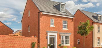 4 bed detached house for sale