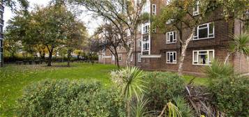 Flat to rent in Whiston Road, London E2