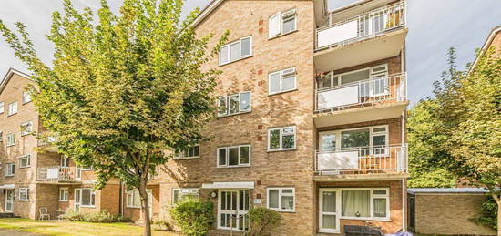 Flat for sale in Elton Close, Kingston Upon Thames KT1