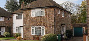 Maisonette to rent in Courtlands Crescent, Banstead SM7