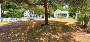 1006 Walnut St, Bastrop, TX 78602